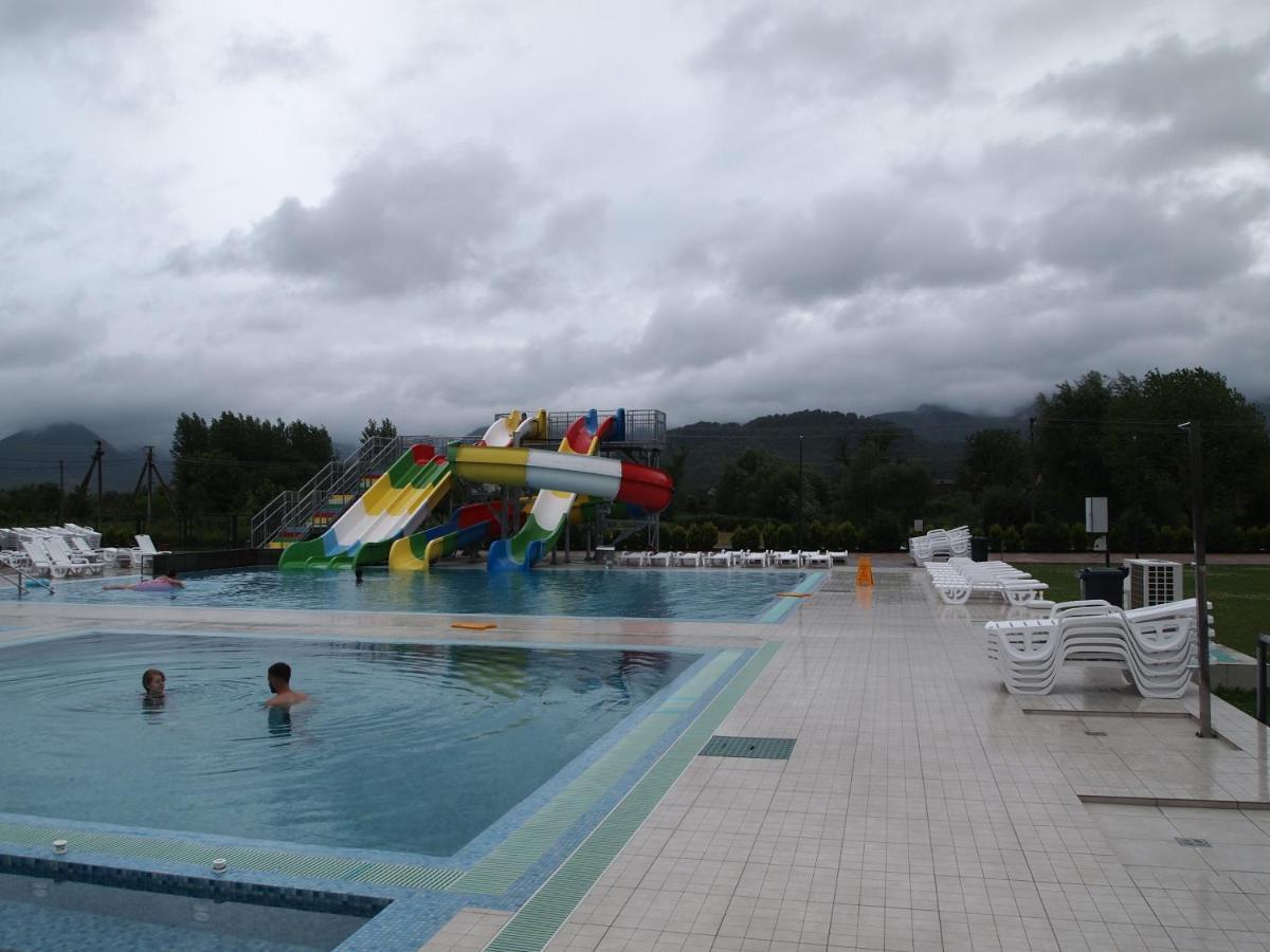 Tulipan Hotel Aquapark Vyshkove Exterior photo