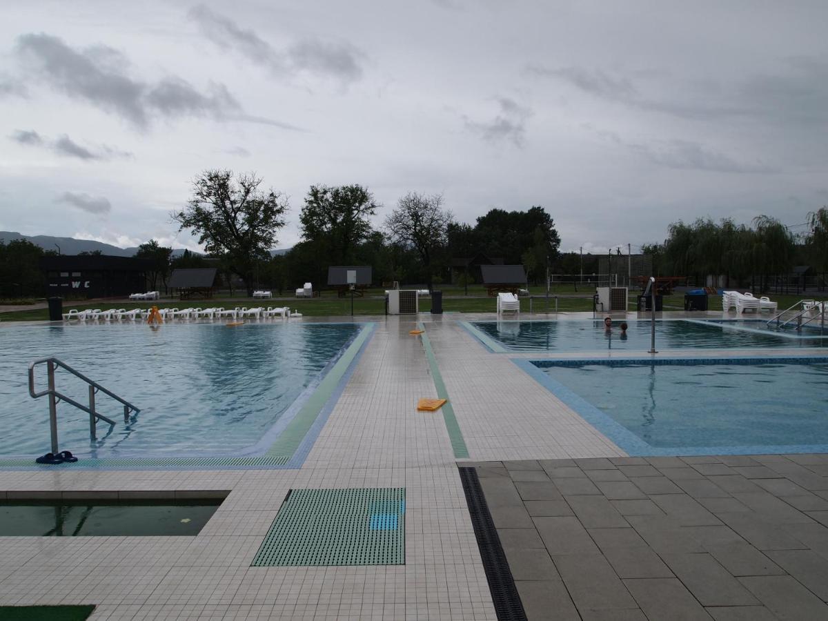 Tulipan Hotel Aquapark Vyshkove Exterior photo