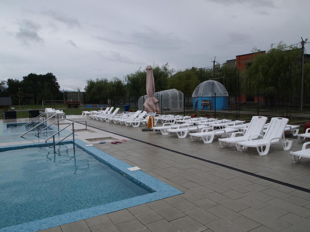Tulipan Hotel Aquapark Vyshkove Exterior photo