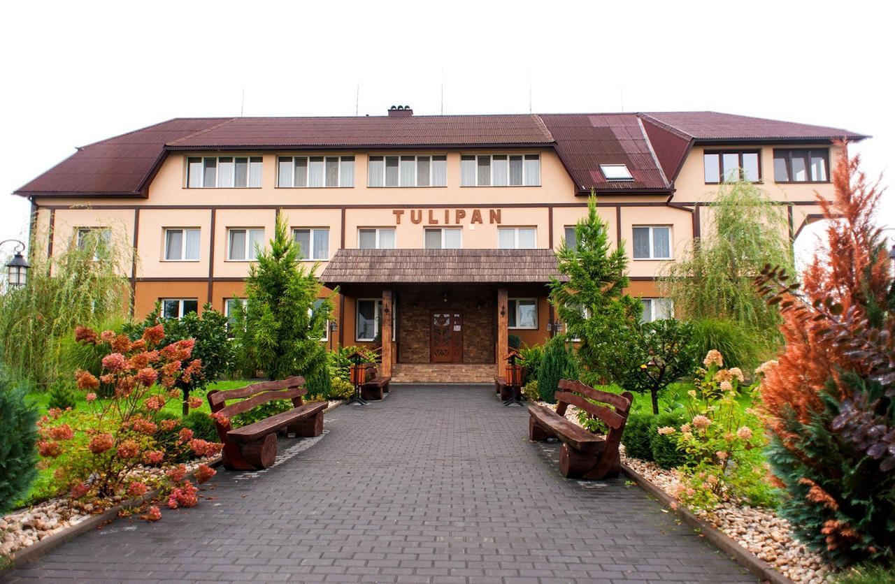 Tulipan Hotel Aquapark Vyshkove Exterior photo
