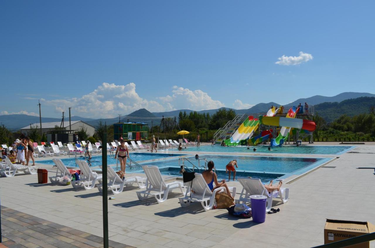 Tulipan Hotel Aquapark Vyshkove Exterior photo