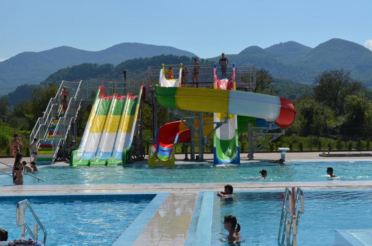 Tulipan Hotel Aquapark Vyshkove Exterior photo